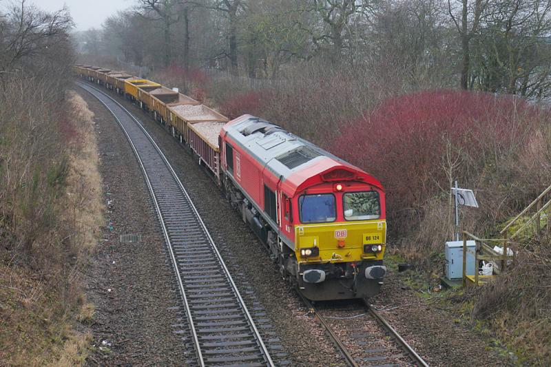 D Bay 66124: DBC 66124 nears Dalgety Bay with 6K13 from Dundee to Millerhill. Photo of D Bay 66124