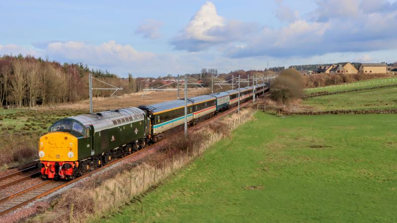 Photo of 40013 on 1Z14 at Dalnair bridge