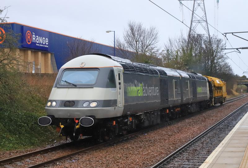 6X45 Railvac: 43484 + 43465 on 6X45 11.44 Boness Exchange Sidings to Crewe Basford Hall SSN passing Brunstane Station on 15/03/2024 with Railvac 99 70 9515 002-2 Photo of 6X45 Railvac