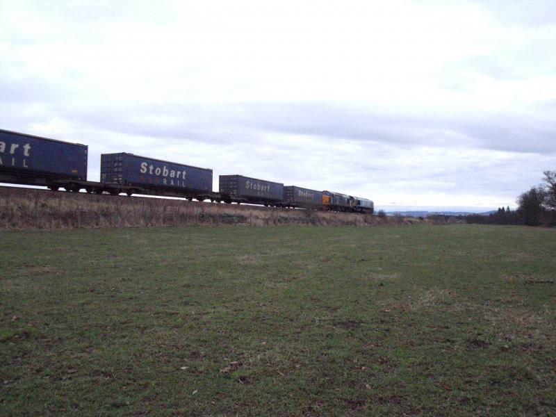 66433/37688 : another shot of 66433/37688 north of Murthly on the 4N47 Inverness - Grangemouth on 17th feb 2009 Photo of 66433/37688
