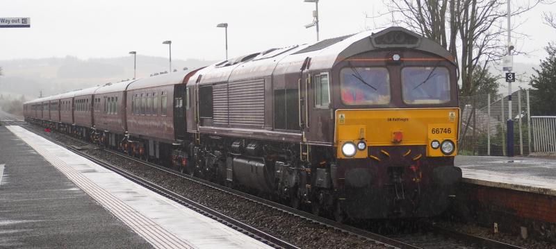 Photo of 66746 leads Royal Scotsman into Ladybank 03/04/2024