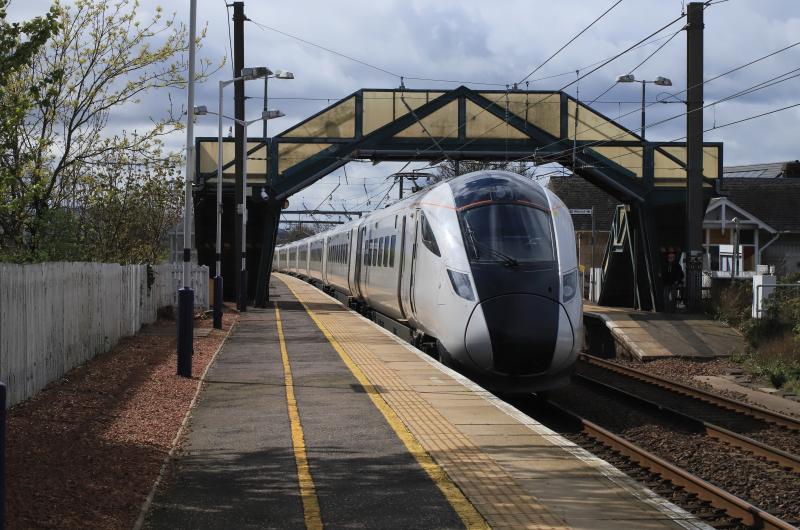 5Q07: 807002 on 11.25 Merchant Park Sidings to Oxley Car M D at Prestonpans on 15/04/2024 Photo of 5Q07