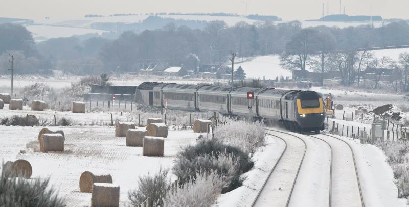 43144-164 KINTORE 5.1.25 (1).jpg: THE 12.31 EX INVERNESS IS ONLY 4 MINS. LATE----PRETTY DECENT CONSIDERING THE BALTIC WEATHER BETWEEN INVERNESS AND ABERDEEN. Photo of 43144-164 KINTORE 5.1.25 (1).jpg