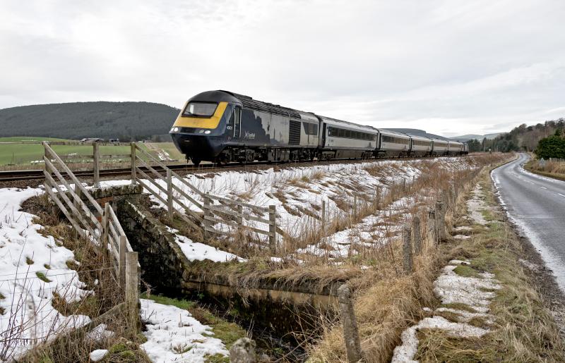 43031-152 14.1.25.jpg: 12.39 IS-ABDN CLIMBING FROM SLEDBRIG UPTO LEITH HALL. Photo of 43031-152 14.1.25.jpg