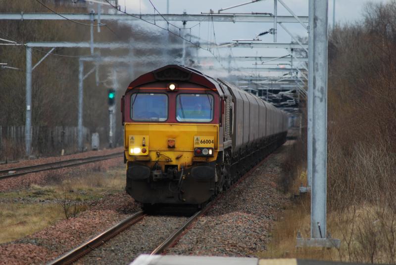 66004 Storms through Cardonald Station: 66004 Storms through Cardonald Station with West Bound Empty Coal Working on Sat 28th Feb 2009 Photo of 66004 Storms through Cardonald Station