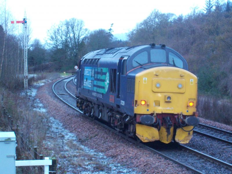 37229 at Pitlochry: 37229 at Pitlochry running as 1Z99 Photo of 37229 at Pitlochry
