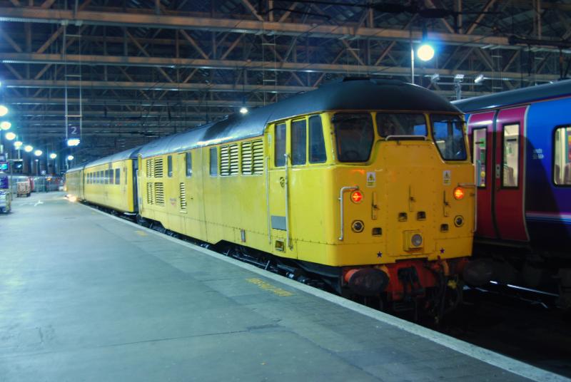 31105 Stands on Platform Glasgow Central on 4Q73: 31105 On 4Q73 Carlisle - Polmadie via Glasgow Central sits at platform 2,aprox 30mins down.
Cheers to the Network Rail Lass for allowing tripods. Photo of 31105 Stands on Platform Glasgow Central on 4Q73