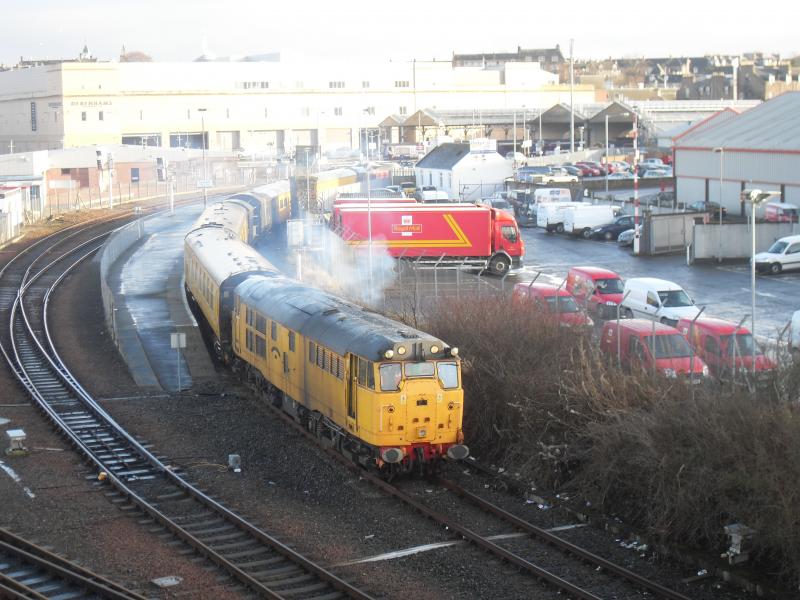 31602: 31602 sitting in Platform 7 inverness tagged on the rear is 31601 Photo of 31602