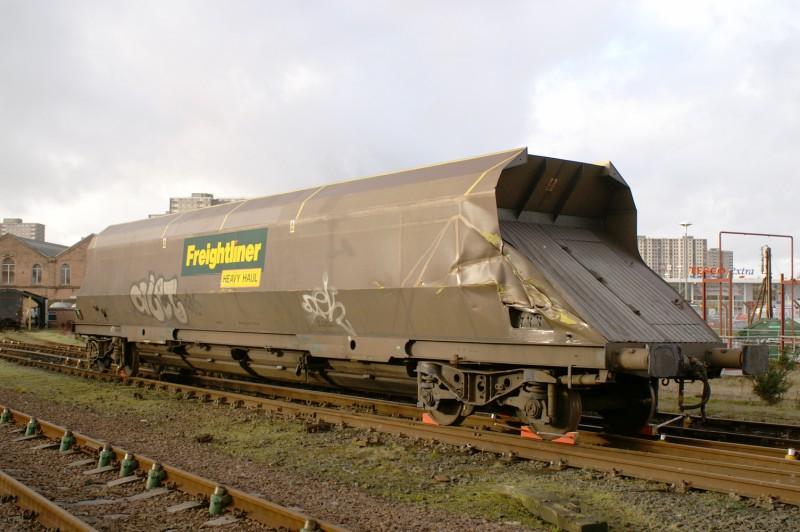 HHA 370009: HHA 370059 stands in the yard at Railcare shortly after arrival on 12th January for collision repairs Photo of HHA 370009
