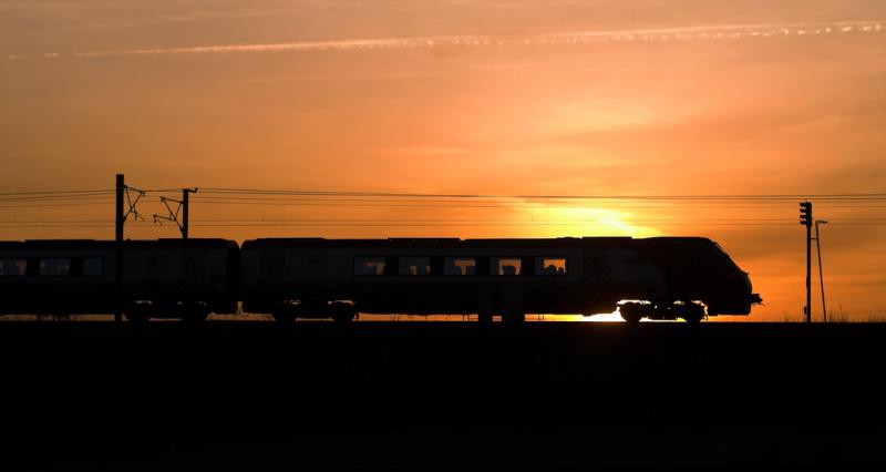 Sunset Voyager: On a cold 13 November 2007, a Voyager heads south past East Fortune, East Lothian Photo of Sunset Voyager