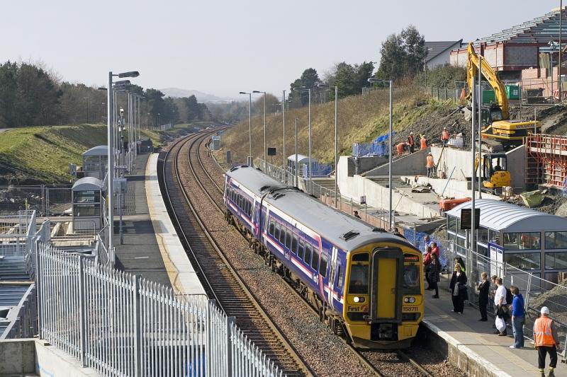 158711 at Livingston North: 158711 on the 11.25 Bathgate - Edinburgh 18 Mar 09 Photo of 158711 at Livingston North