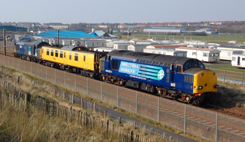 Tractors & Caravans-every motorists nightmare: 37069 and 37612 work 1Q18 Mentor test train between Saltcoats and Stevenston on19/04/2009 Photo of Tractors & Caravans-every motorists nightmare