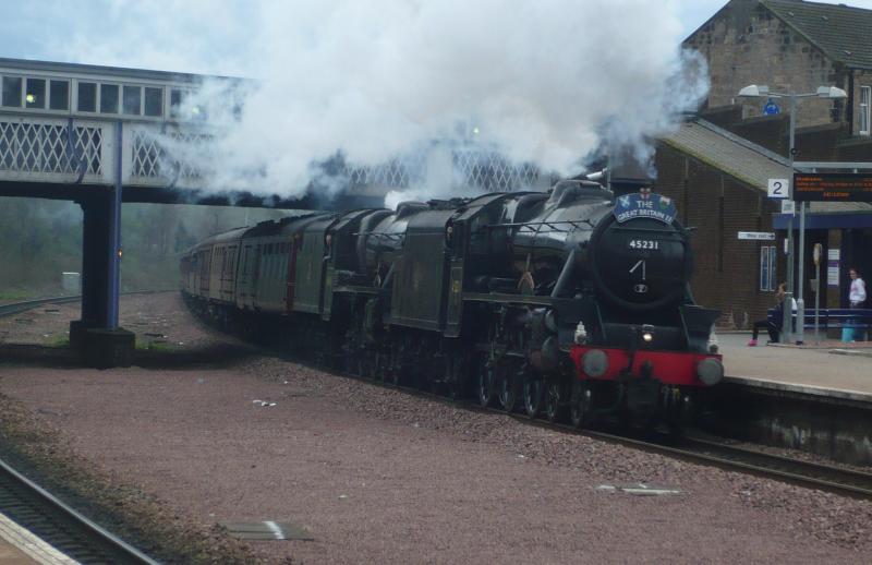 The North Britain at Larbert: 45231 The Sherwood Forrester Leads Ian Riley,s 45407 The Lancashire Fusillier on The North Britain Photo of The North Britain at Larbert