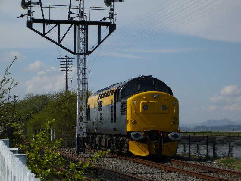 37 AT BONESS: 37175 SITS IN HEAD SHUNT AT BONESS Photo of 37 AT BONESS