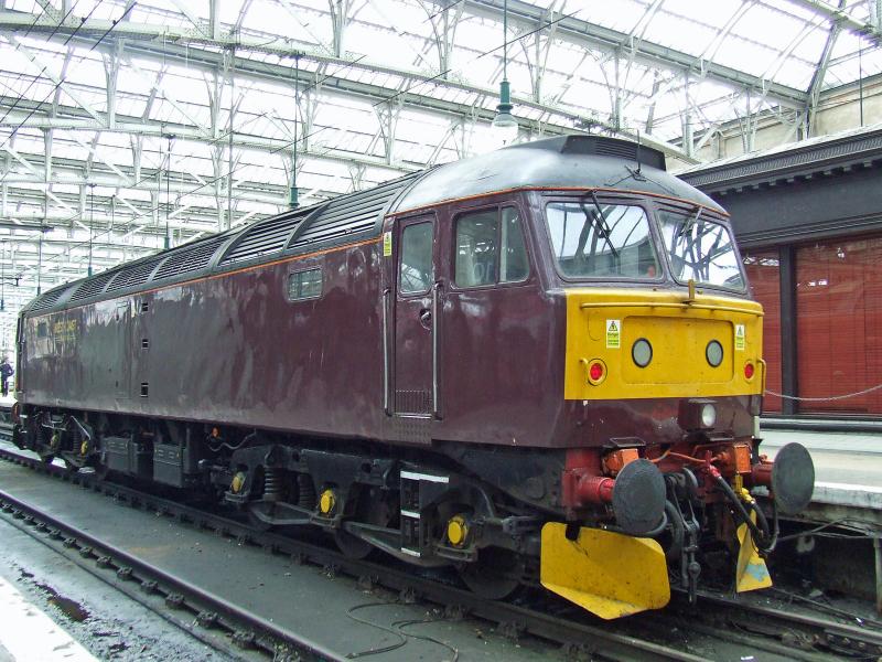 47760 at Glasgow Central: 47760 at Platform 10 of Glasgow Central on 10th April 2009 after brining the stock and Black 5's in for the Great Britain II tour Photo of 47760 at Glasgow Central