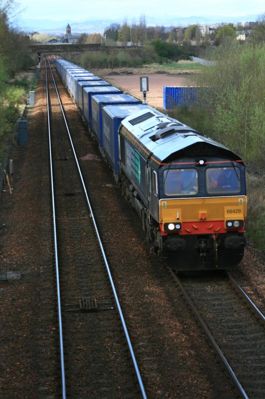66429 on the 4N47 Leaving Perth 11 Apl 09: Photo of 66429 on the 4N47 Leaving Perth 11 Apl 09