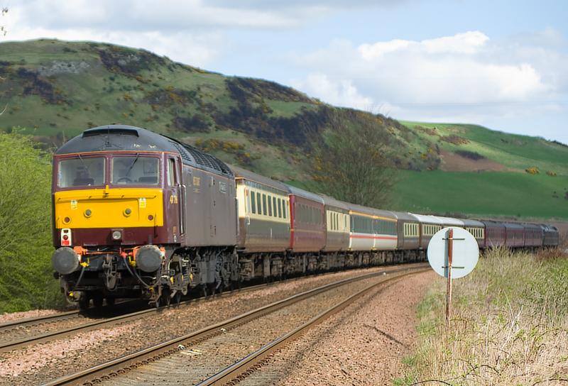 47786: 47786 brings up the rear on 1Z47 at Forgandenny 11/04/09 Photo of 47786