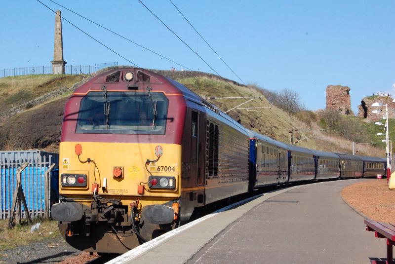 Troops on the castle ramparts: THe local neds look down on 67004 as it makes its way through Ardrossan Town with the Arran & West Highlander railtour Photo of Troops on the castle ramparts