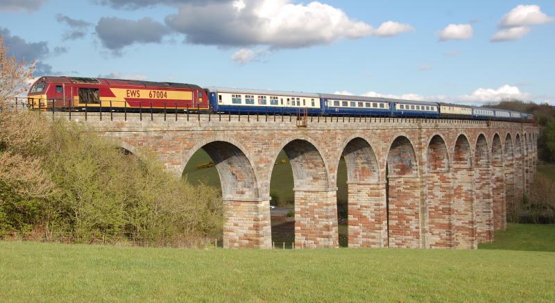 1Z24 on Dalrymple Viaduct: 67004 leads the Arran & West highlander tour onto Dlarymple viaduct Photo of 1Z24 on Dalrymple Viaduct