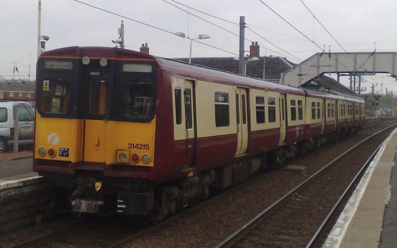 314 215 in Kilwinning 15/4/9: It came down from Glasgow at 11.58, entered platform 3, the driver changed ends and took it back again. Photo of 314 215 in Kilwinning 15/4/9