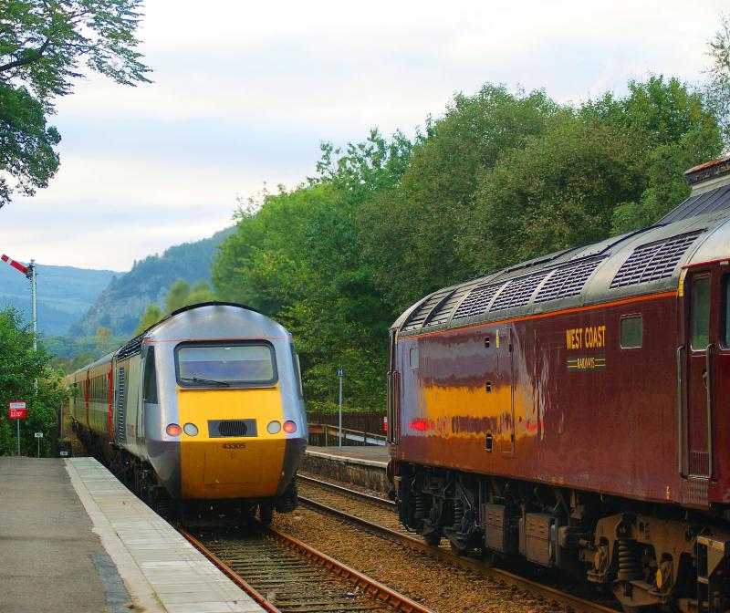 NATEX 43305 heading North: WRC/SRPS Railtours stops at Dunkeld to let this NATEX HST London KX-Inverness through at Dunkeld Photo of NATEX 43305 heading North