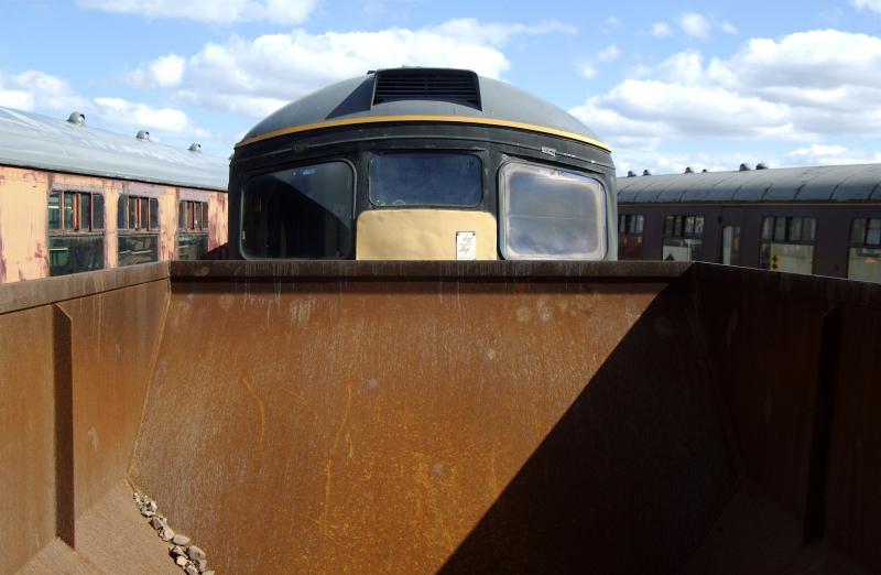 I Don't want to go into the Skip !!: 26004 wanting some TLC at Bo'ness.
10th April 2009. Photo of I Don't want to go into the Skip !!