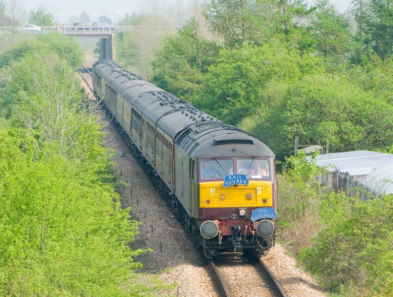 The Highlander: 47804 heads THE HIGHLANDER at Bridge of Earn 25/04/09 Photo of The Highlander