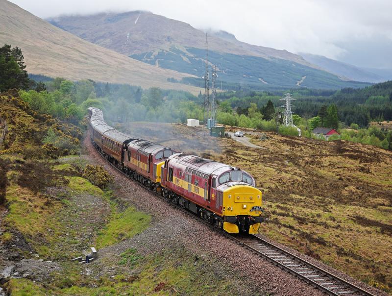 37670/401 @ Bridge of Orchy: Photo of 37670/401 @ Bridge of Orchy