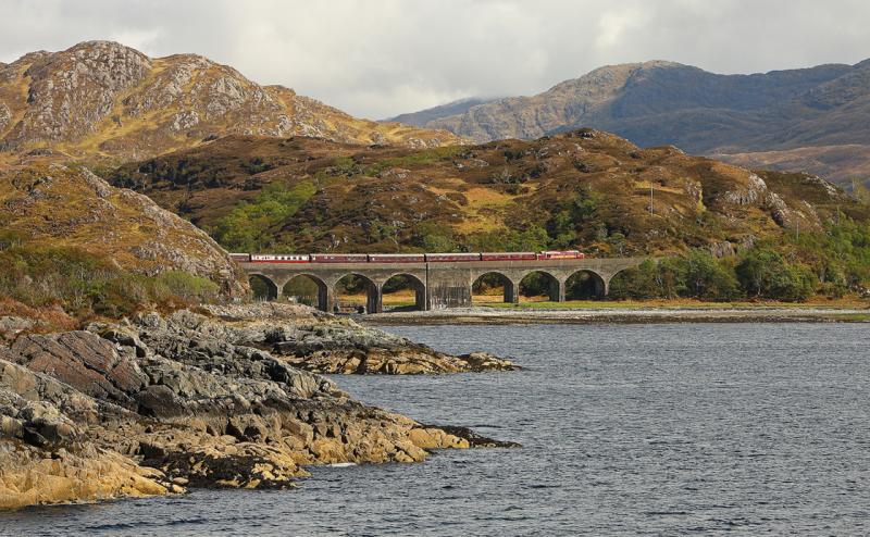 37670 crosses Loch Nan Uamh viaduct: Photo of 37670 crosses Loch Nan Uamh viaduct