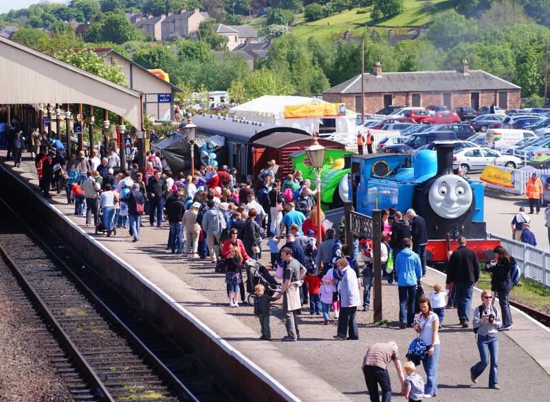 Thomas Weekend at Bo'ness: The platform is thronging with kids and their guardians on the weekend of 16th/17th May 2009 to see 'Thomas the Tank Engine'and friends. They could all climb onboard for a train trip too. Photo of Thomas Weekend at Bo'ness