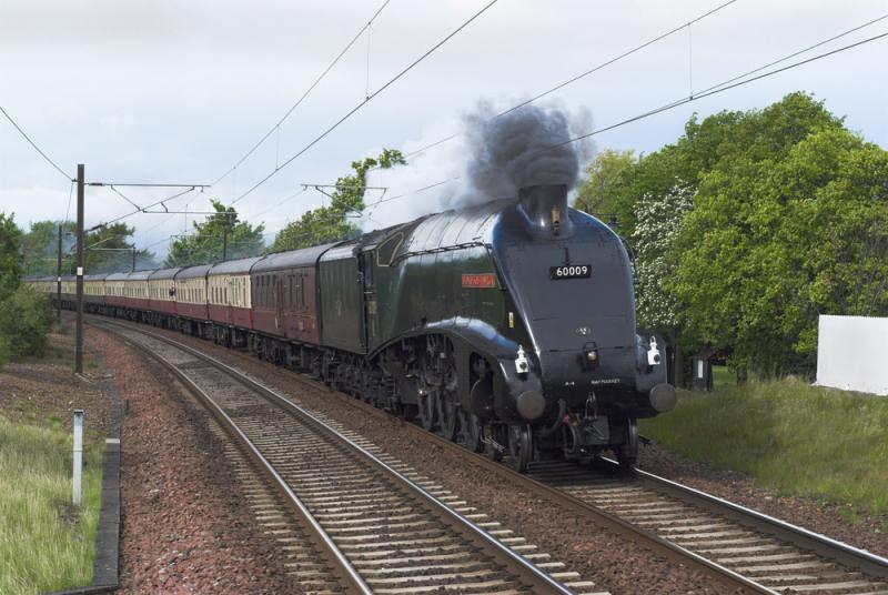 The Coronation tour approaching Longniddry: 60009 strides along the ECML with the Edinburgh - York leg of The Coronation tour. Note, no headboard. 18 May 2009 Photo of The Coronation tour approaching Longniddry