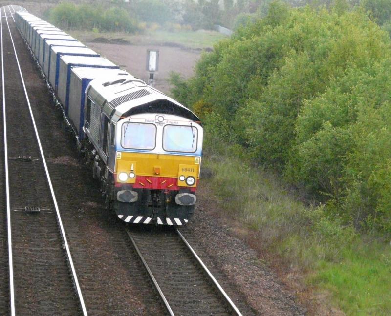 66411 Eddie the Engine: At Perth as a passing heavy shower comes along. Photo of 66411 Eddie the Engine