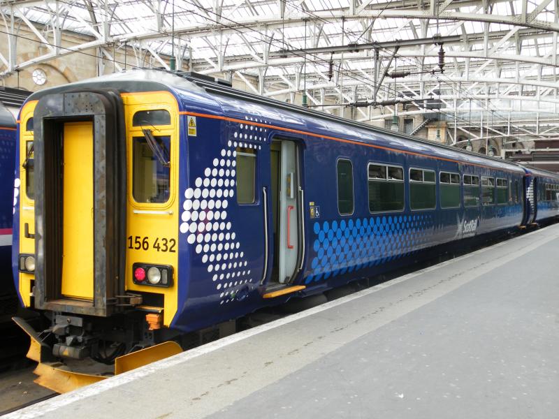 156 432: New livery 156 sat in Glasgow central. Photo of 156 432