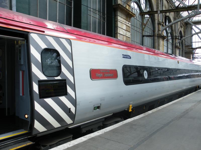 390 044: 'Virgin Lionheart' awaiting departure. Glasgow central, platform 1. Photo of 390 044