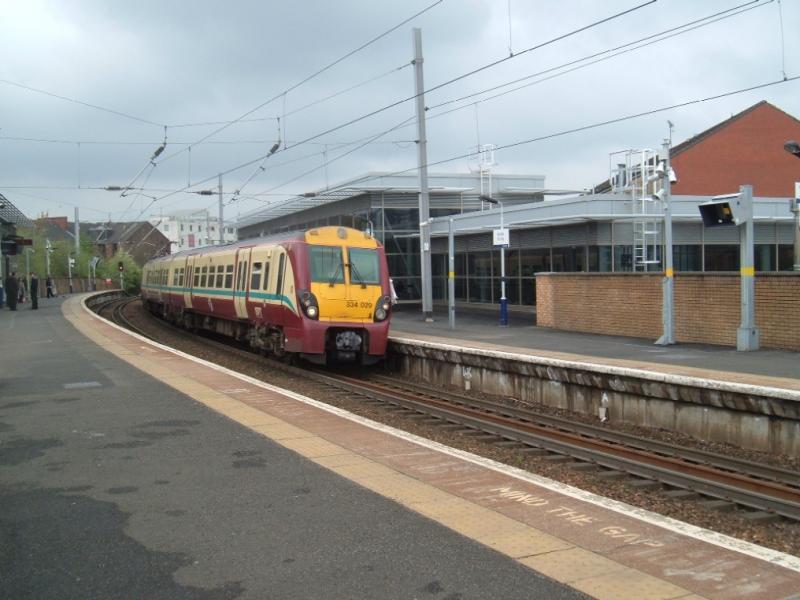 Partick pause: 334029 at shiny new Partick on a Larkhall in April 2009. Photo of Partick pause