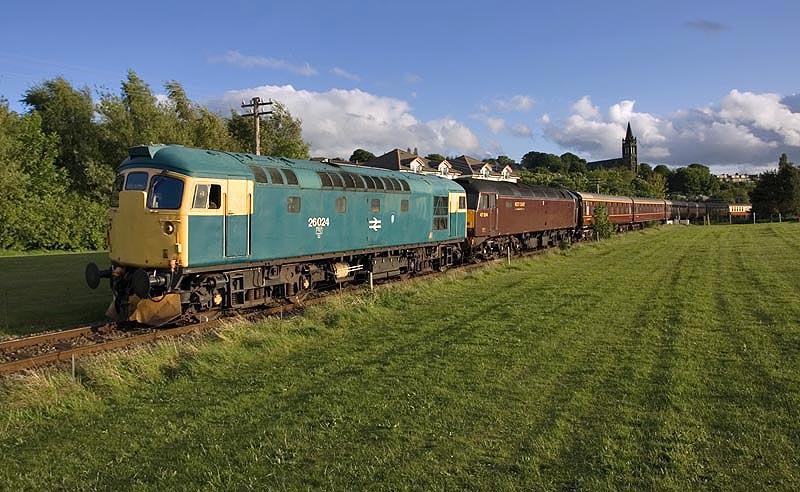 5Z95 Arriving at Bo'ness : 26024 leads the 5Z95 Carlisle Yard - Bo'ness GF ECS Stock move as it arrives at Bo'ness on the evening of 26th May. 47804 follows on whilst 47826 (out of shot) brings up the rear. Photo of 5Z95 Arriving at Bo'ness