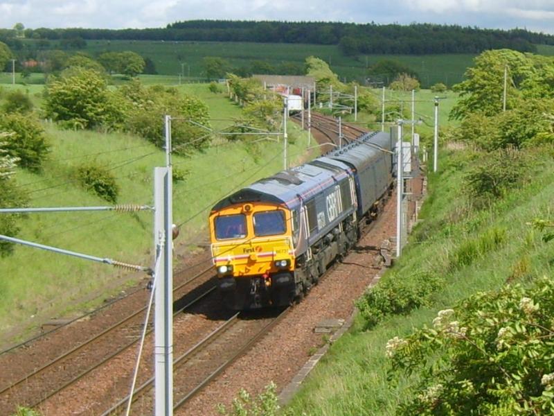 5Z66 at Craigenhill: 66731 heads north past Craigenhill with two barrier coaches en route to Brush Barclay via Polmadie Photo of 5Z66 at Craigenhill