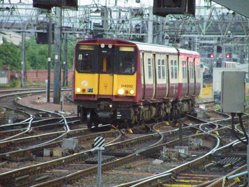 314-202: Arriving Glasgow central. Photo of 314-202