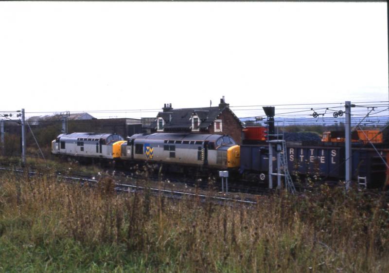 scottish slugs: 37902_37903 and test train at Mossend
31.10.88 Photo of scottish slugs