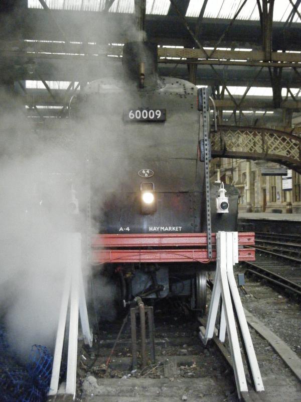 60009 Union of South Africa : Buffer shots of 60009 Union of South Africa letting off steam in Platform 3, Perth on 03/07/2009 Photo of 60009 Union of South Africa