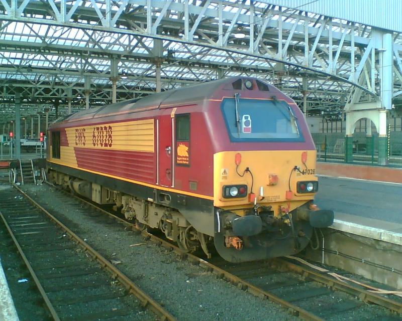 67028: 67028 Sitting at bay platforms east end Edinburgh Waverley 09/01/07 Photo of 67028