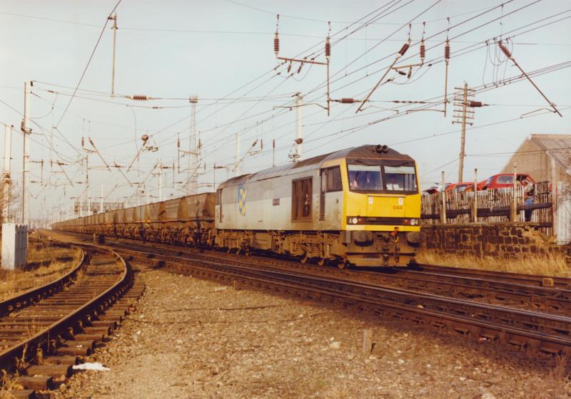 60044 at Mossend North Jcn: 60044 at Mossend North Jcn (Wed 24th June 1992 ?) Thanks to 37001 for the possible correct date, see thread.......http://www.scot-rail.co.uk/thread/169361/page2/ Photo of 60044 at Mossend North Jcn