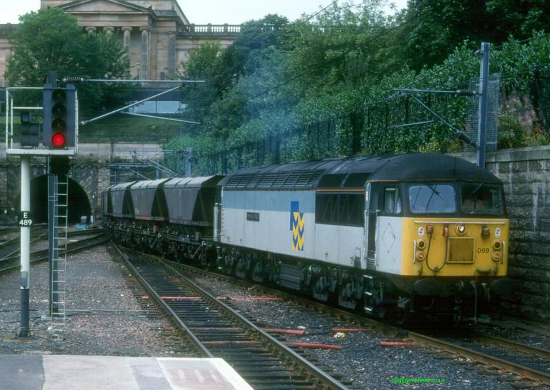 56069 at Edinburgh Waverley 1996: Running through the station due to signalling damage at Haymarket West Jn. Photo of 56069 at Edinburgh Waverley 1996