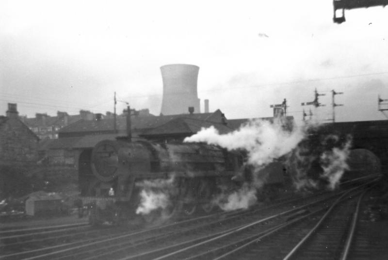 Brit at Buhanan Street: I don't know how common Britannia Pacifics were at Buchanan Street but the only one I saw was 70041 SIR JOHN MOORE in February 1964 off the 12noon from Aberdeen. Photo of Brit at Buhanan Street