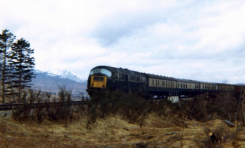 D6112 at Bridge of Orchy: Taken in April 1969 as it arrived with the 0725 from Mallaig to Queen Street. Photo of D6112 at Bridge of Orchy