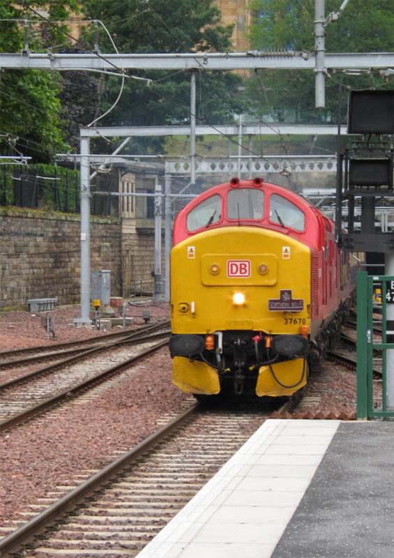 Northern Belle Arrives At Waverley : Northern Belle Arrives At Waverley, end of the trip for the 37's Photo of Northern Belle Arrives At Waverley