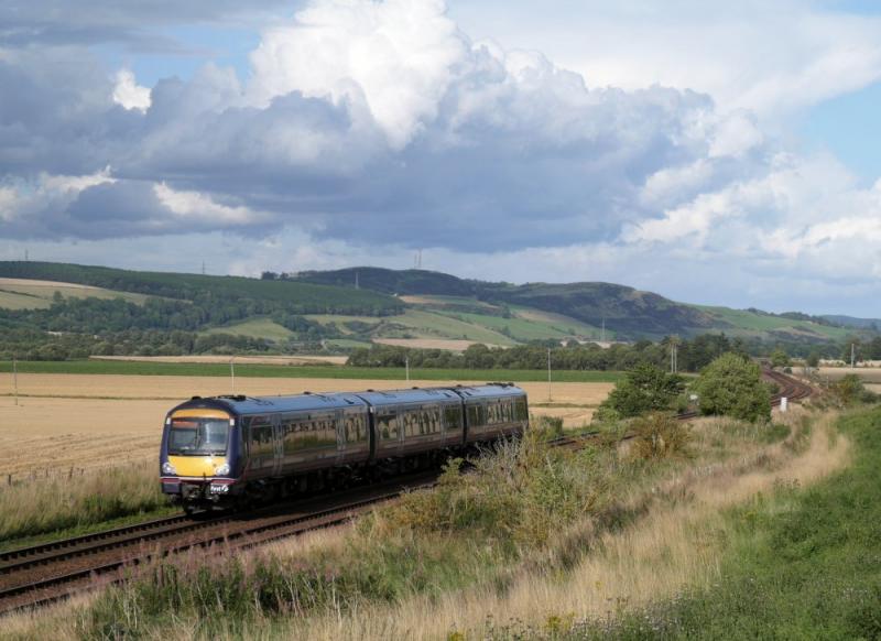 170455 Forteviot : The 1641 Glasgow - Aberdeen passing Forteviot 21 August 2009.
Bill_gensheet Photo of 170455 Forteviot