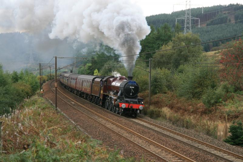 5690 climbing Beattock: 5690 on 1Z22 10.11 Preston to Glasgow Central at Greskine Photo of 5690 climbing Beattock