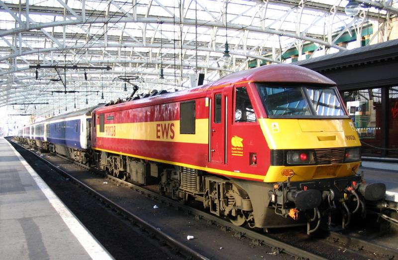 90028: 90028 on the blocks at Glasgow Central, July 2005 Photo of 90028