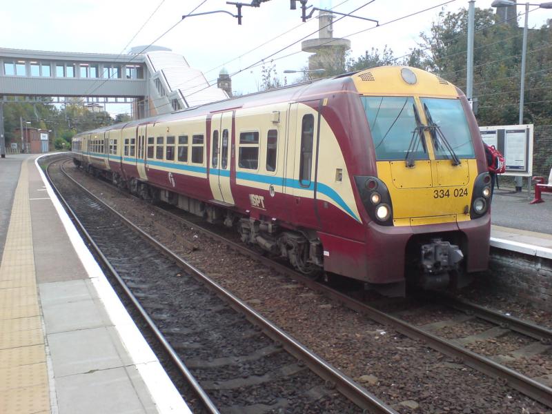 334 024 at Motherwell Station: 334 024 sits at Motherwell Station having just arrived. (09.10.09) Photo of 334 024 at Motherwell Station